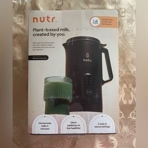 Nutr Plant Milk Machine in Black W/Rose Gold Handle